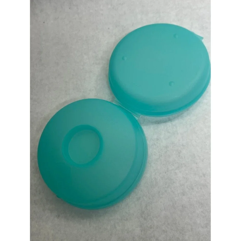 Tupperware round sandwich